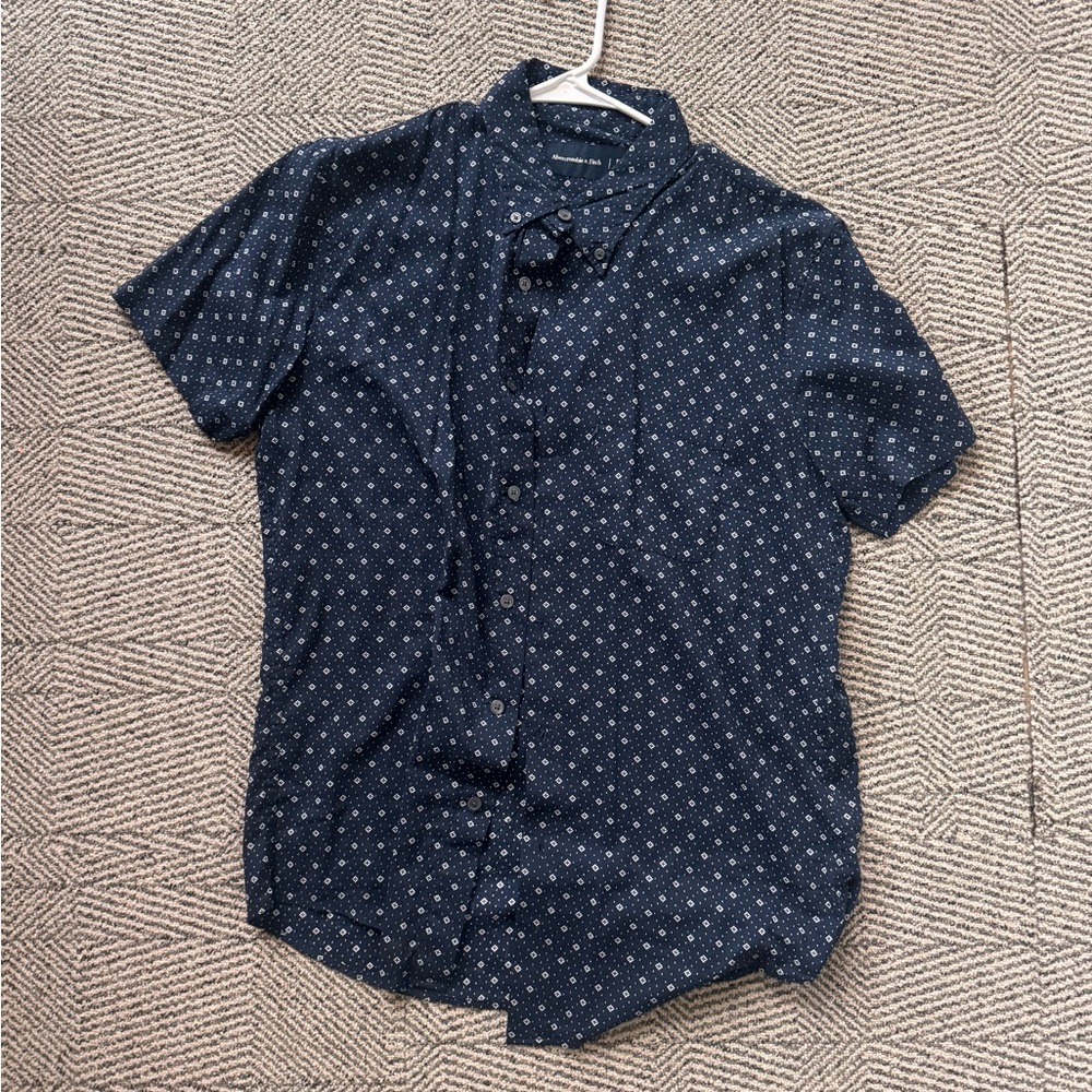 Abercrombie & Fitch Navy Patterned Button Down Shirt Size Medium